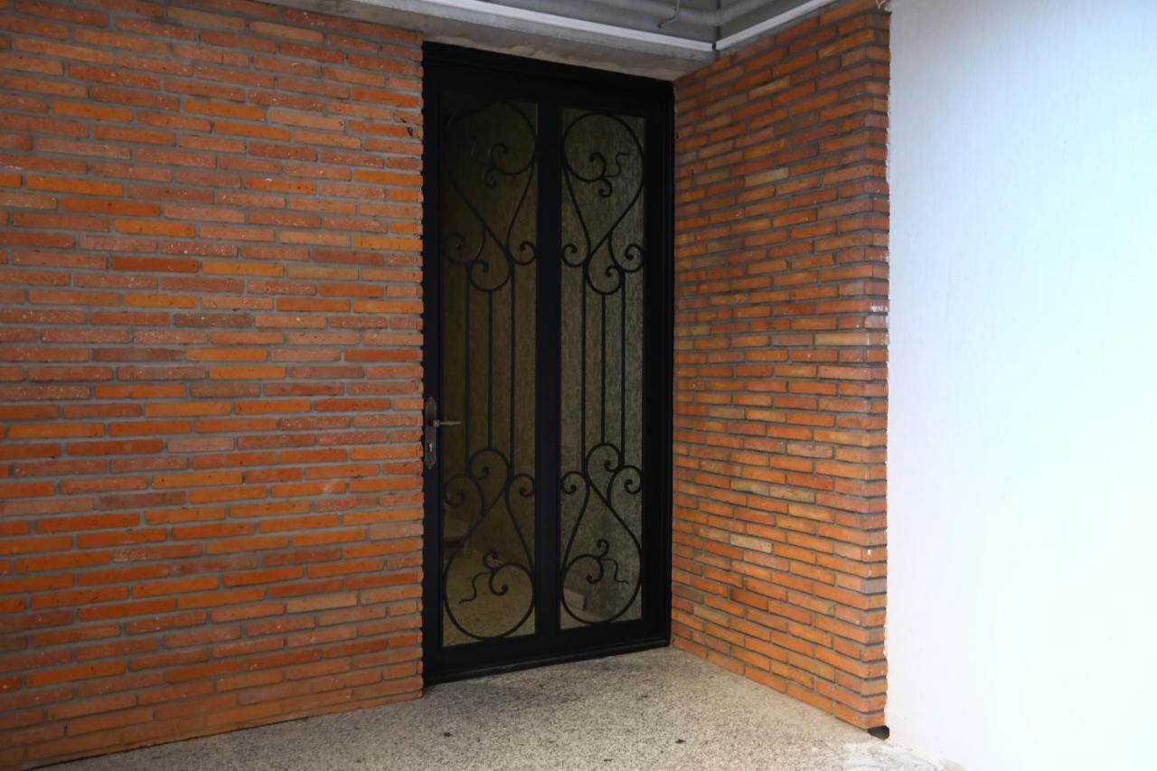 Brick House Apartman Tbiliszi Kültér fotó